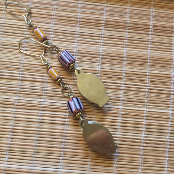 Cowrie shell Earrings - Picture 2 of 2
